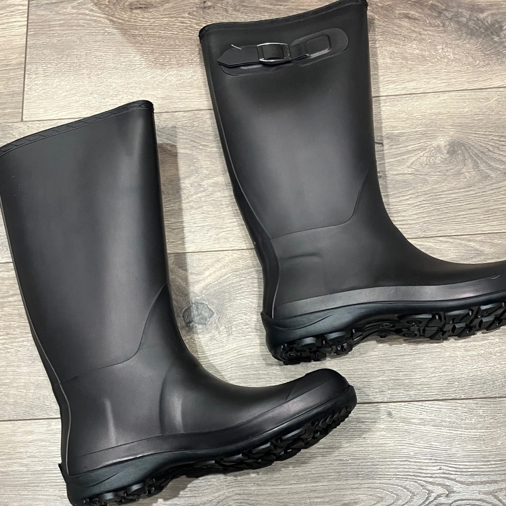New in Box, Kamik Sleek Black Waterproof Boots, size 8 - Picture 4 of 11